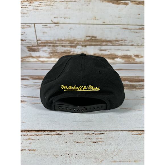 Mitchell & Ness NHL St. Louis Blues Team Logo Navy Retro Snapback Cap Hat - Picture 3 of 5